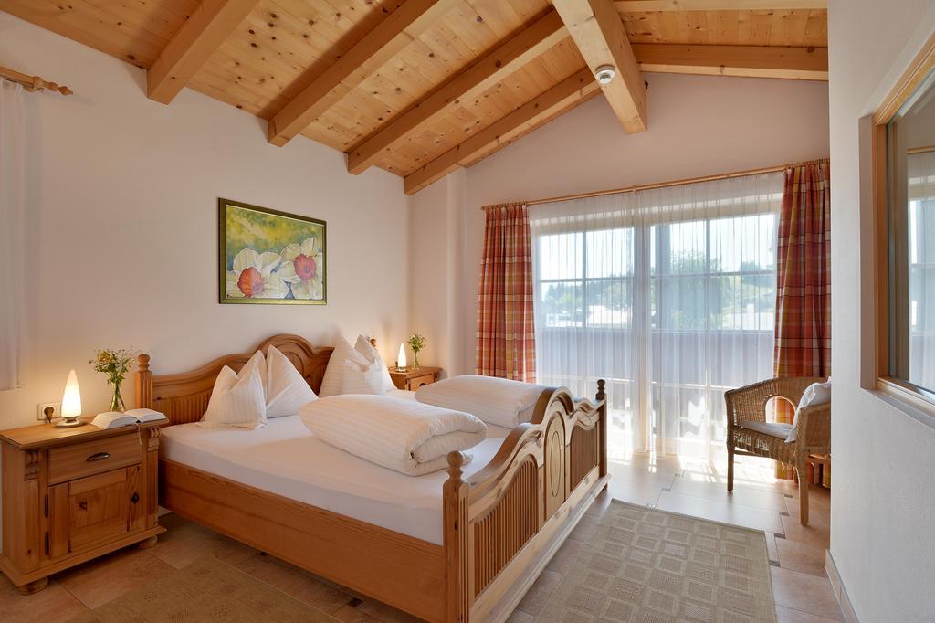 Hotel Theresia Garni St. Johann in Tirol Chambre photo