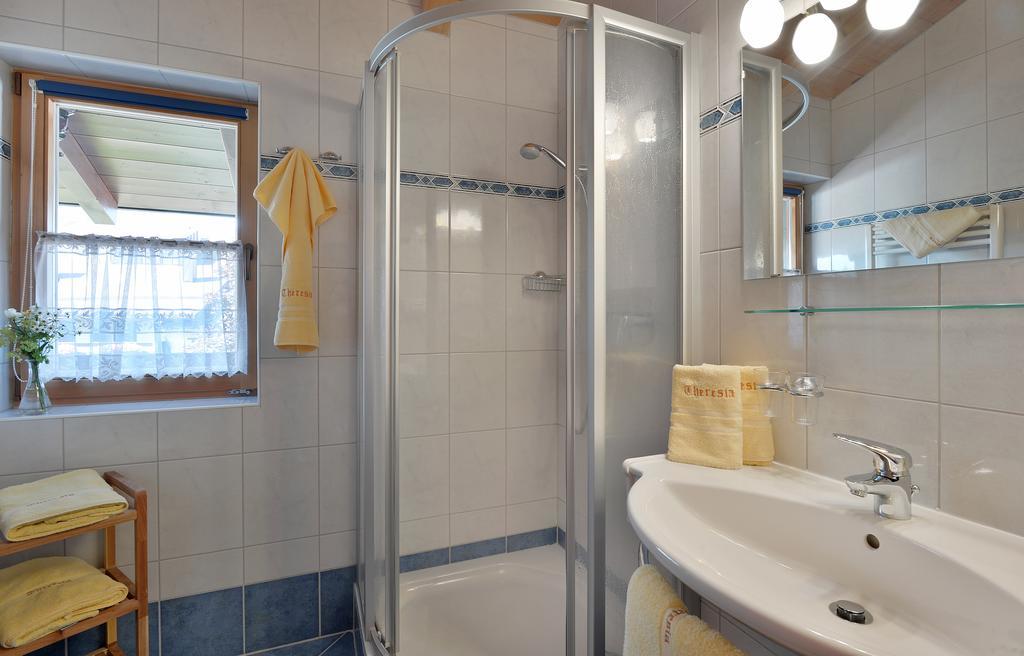 Hotel Theresia Garni St. Johann in Tirol Chambre photo