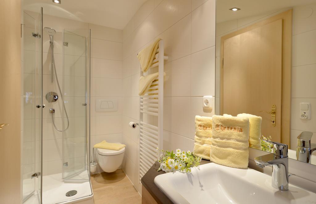 Hotel Theresia Garni St. Johann in Tirol Chambre photo